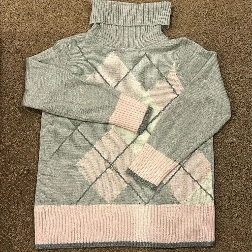 Croft & Barrow Women’s Grey & Pink Argyle Turtleneck Sweater